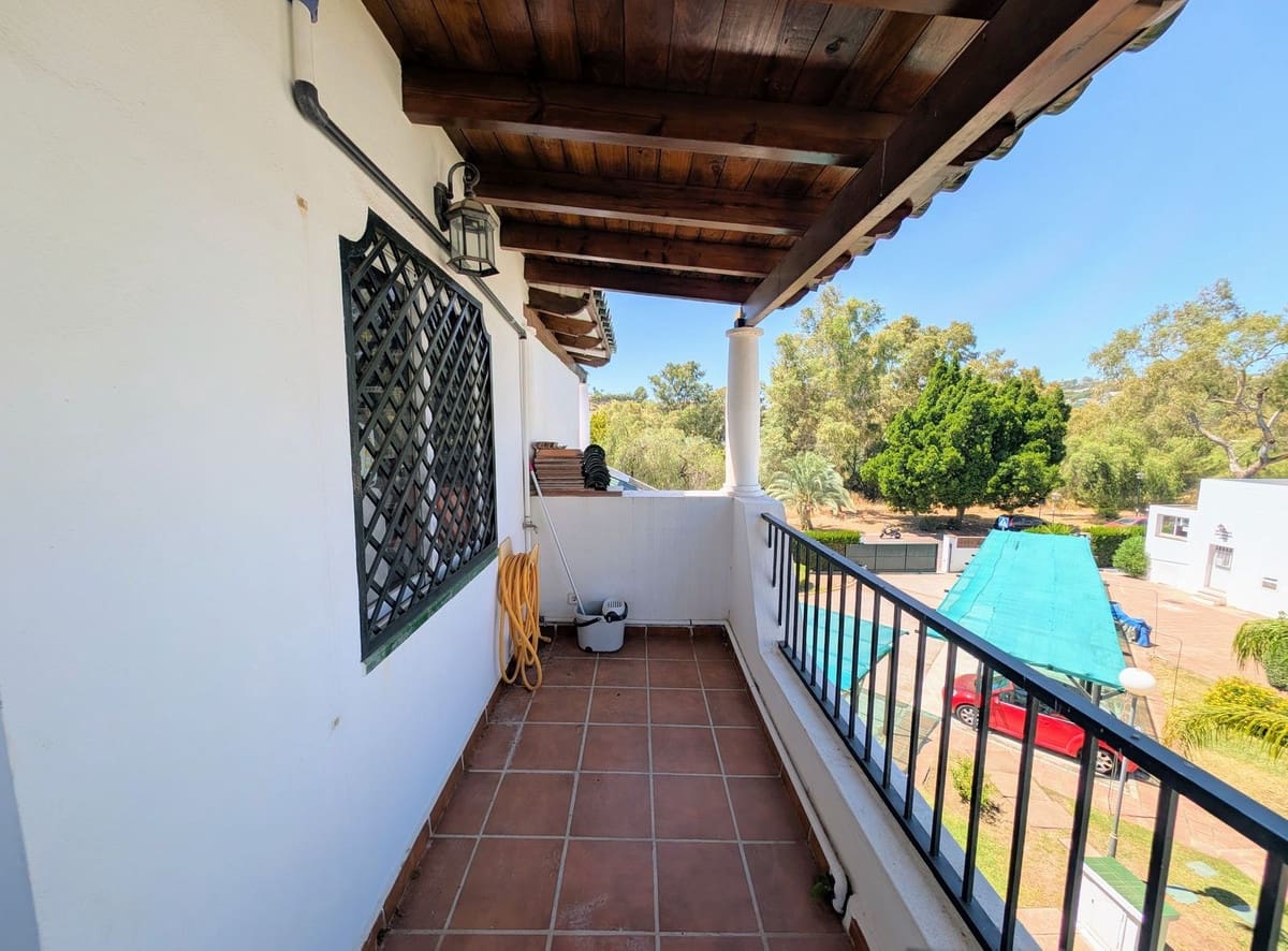 3 soveværelse Byhus til salg i Nueva Andalucia med swimmingpool garage - € 679.000 (Ref: 9186280)