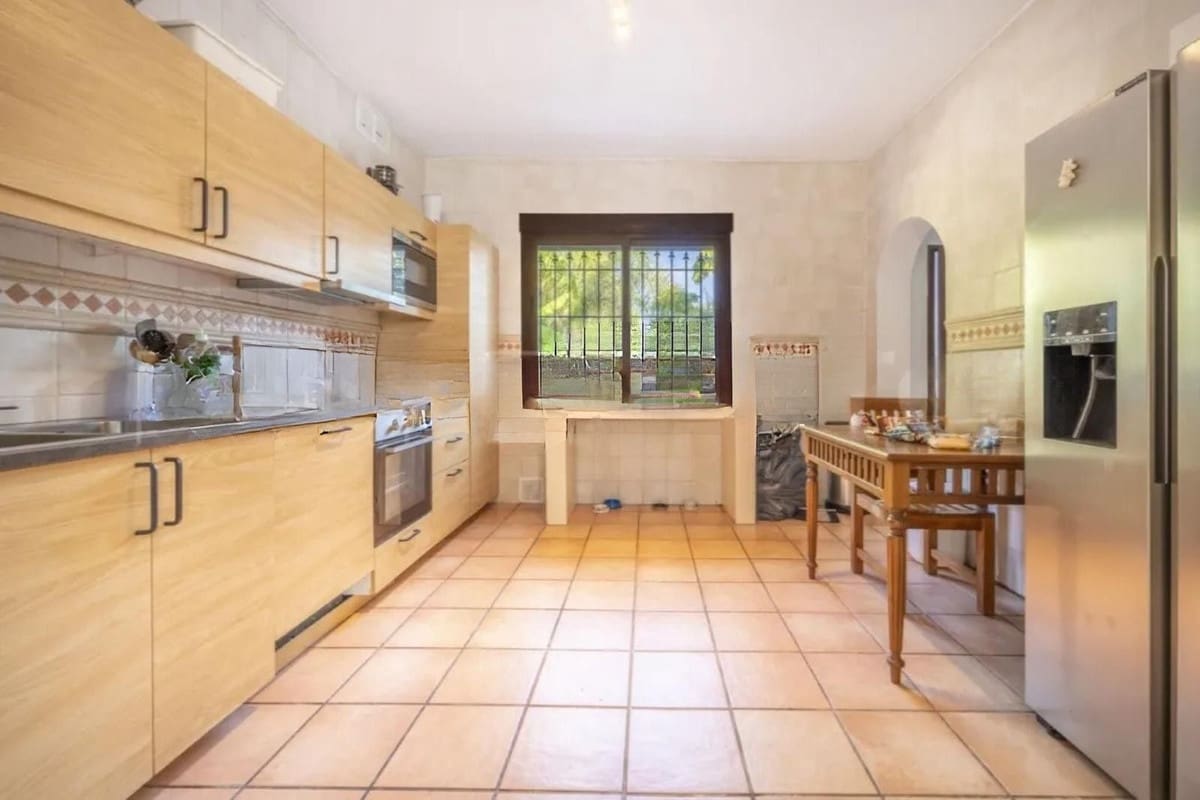 4 sypialnia Willa na sprzedaż w Guadalmina z basenem garażem - 1 650 000 € (Ref: 9205260)