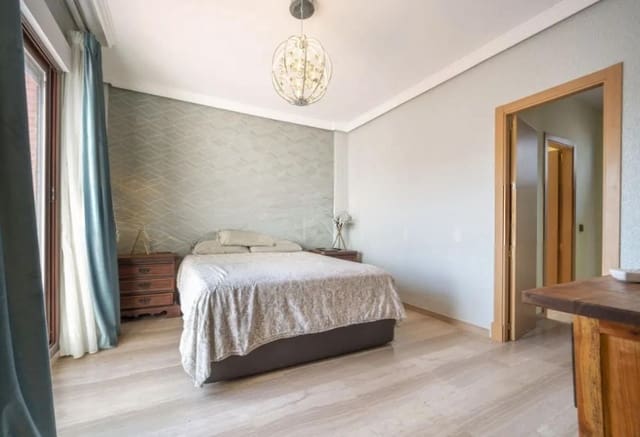 4 sypialnia Willa na sprzedaż w Guadalmina Baja, Marbella z basenem garażem - 1 650 000 € (Ref: 9205260)