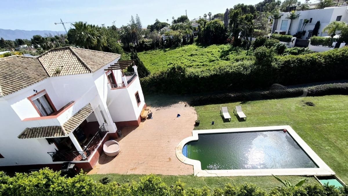 4 sypialnia Willa na sprzedaż w Guadalmina z basenem garażem - 1 650 000 € (Ref: 9205260)