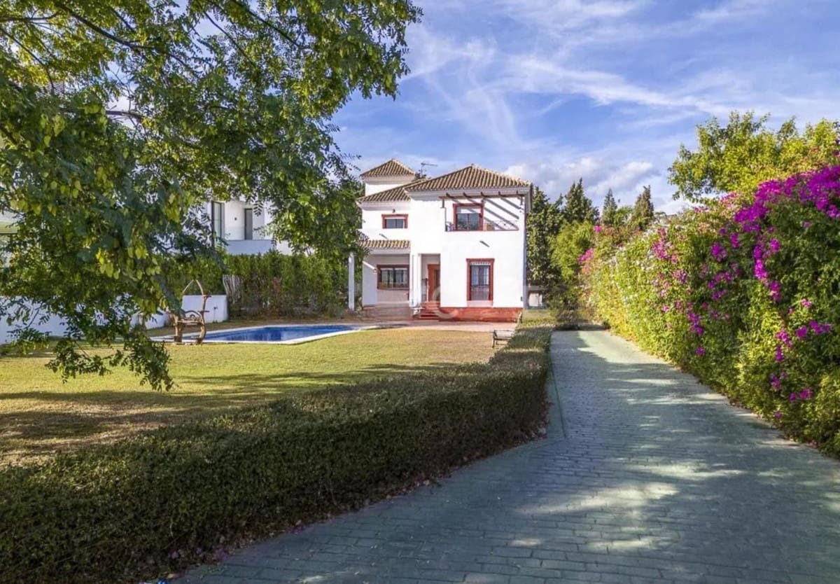 4 sypialnia Willa na sprzedaż w Guadalmina z basenem garażem - 1 650 000 € (Ref: 9205260)