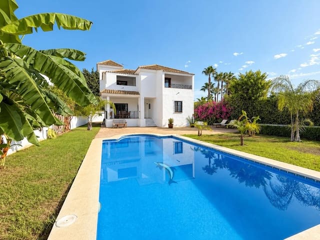 4 soverom Villa til salgs i Guadalmina Baja, Marbella med svømmebasseng garasje - € 1 895 000 (Ref: 9205260)