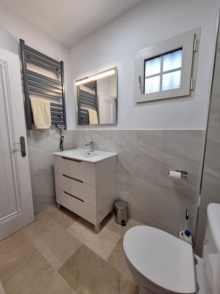 3 bedroom Terraced Villa for rent in Playa Flamenca with pool garage - € 1,050 (Ref: 9272978)