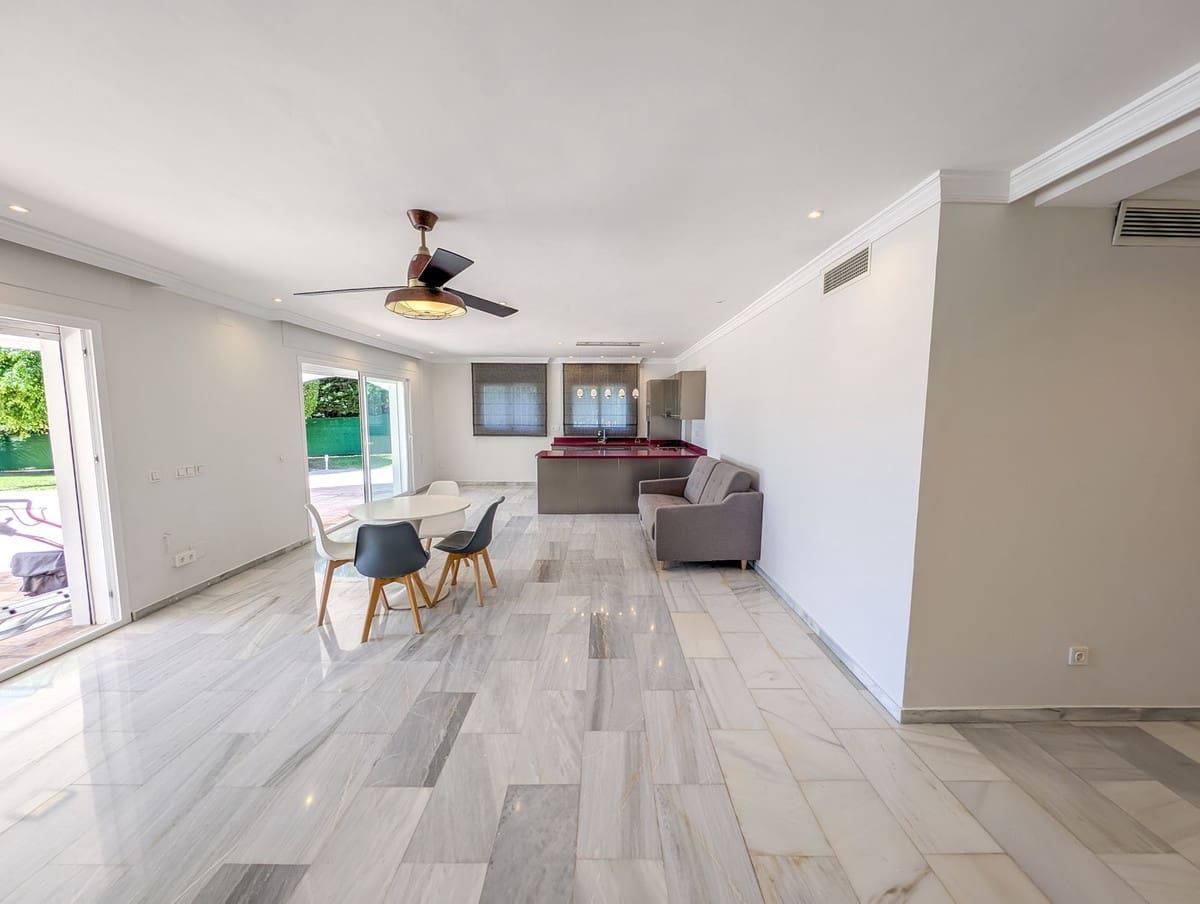 Chalet de 5 habitaciones en Nueva Andalucia en venta con piscina garaje - 3.490.000 € (Ref: 9306723)