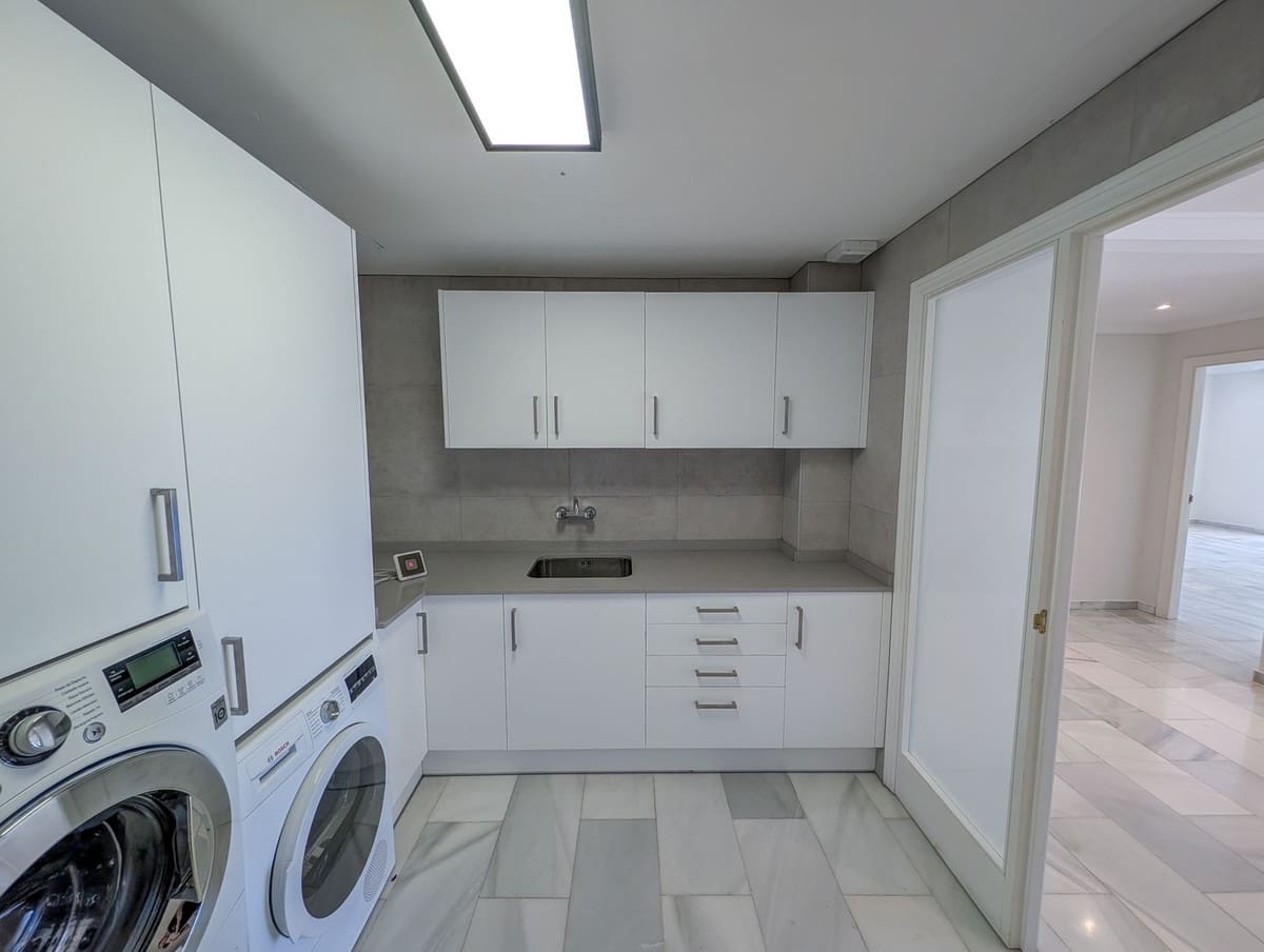 Chalet de 5 habitaciones en Nueva Andalucia en venta con piscina garaje - 3.490.000 € (Ref: 9306723)