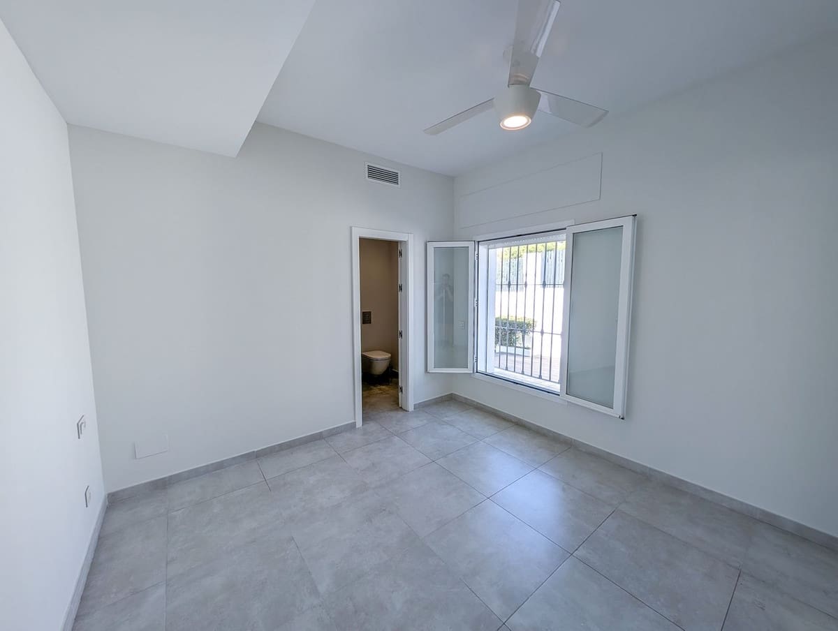 Chalet de 5 habitaciones en Nueva Andalucia en venta con piscina garaje - 3.490.000 € (Ref: 9306723)