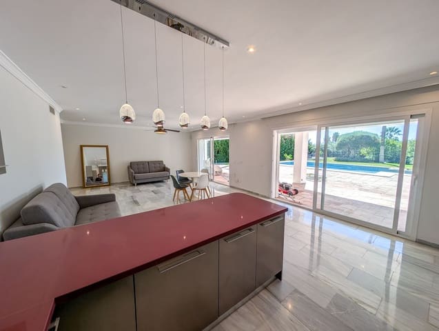 Chalet de 5 habitaciones en Nueva Andalucia, Marbella en venta con piscina garaje - 3.490.000 € (Ref: 9306723)