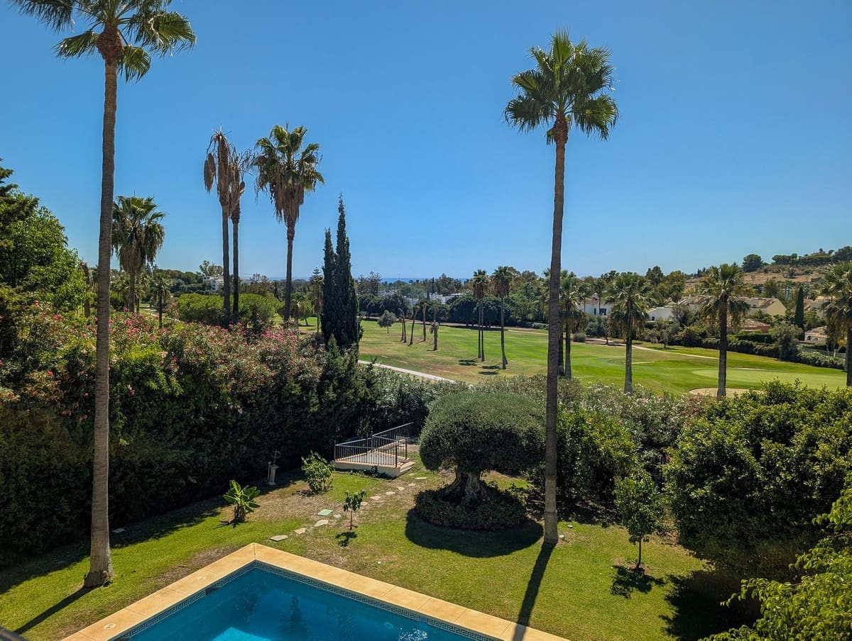 Chalet de 5 habitaciones en Nueva Andalucia en venta con piscina garaje - 3.490.000 € (Ref: 9306723)