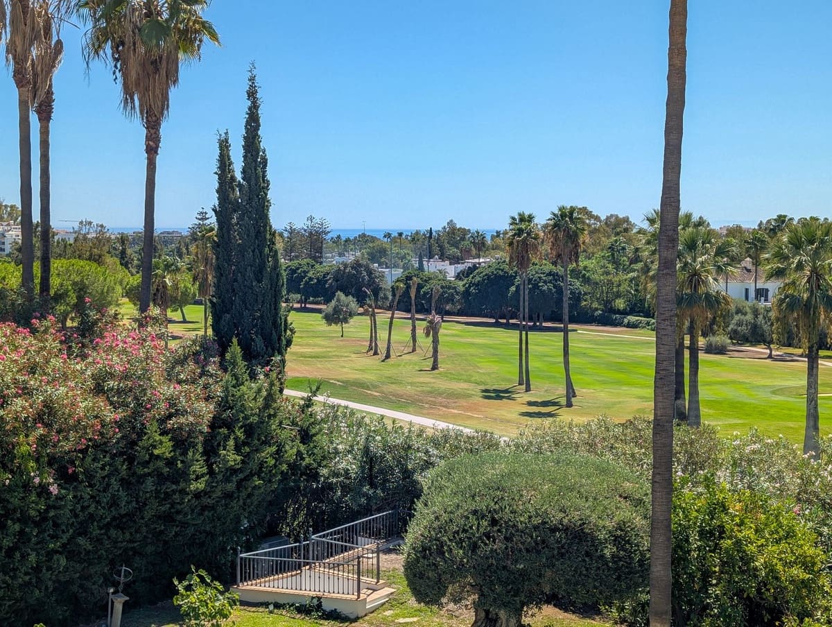 Chalet de 5 habitaciones en Nueva Andalucia en venta con piscina garaje - 3.490.000 € (Ref: 9306723)