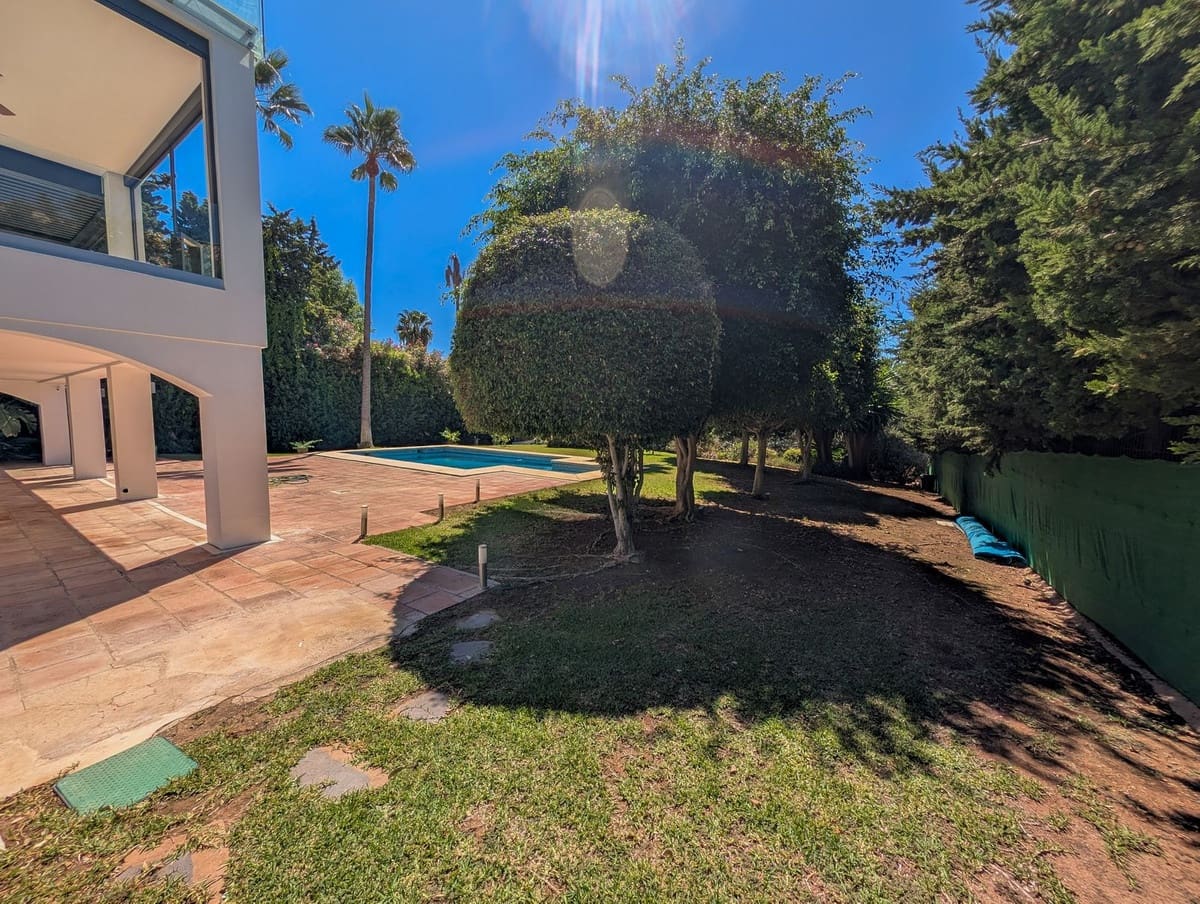 Chalet de 5 habitaciones en Nueva Andalucia en venta con piscina garaje - 3.490.000 € (Ref: 9306723)