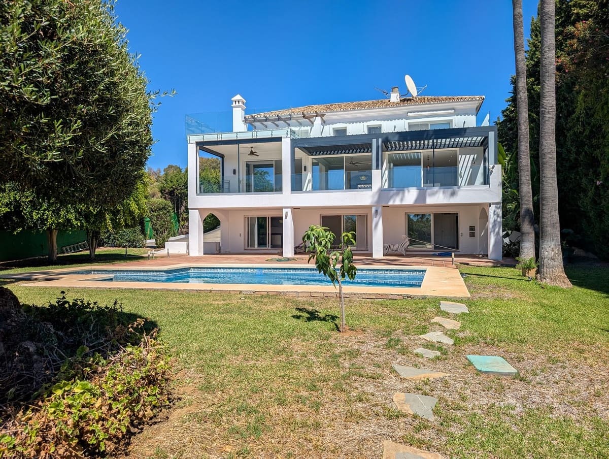 Chalet de 5 habitaciones en Nueva Andalucia en venta con piscina garaje - 3.490.000 € (Ref: 9306723)