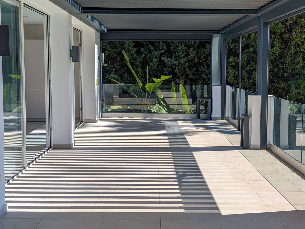 5 soverom Villa til salgs i Nueva Andalucia med svømmebasseng garasje - € 3 490 000 (Ref: 9306723)