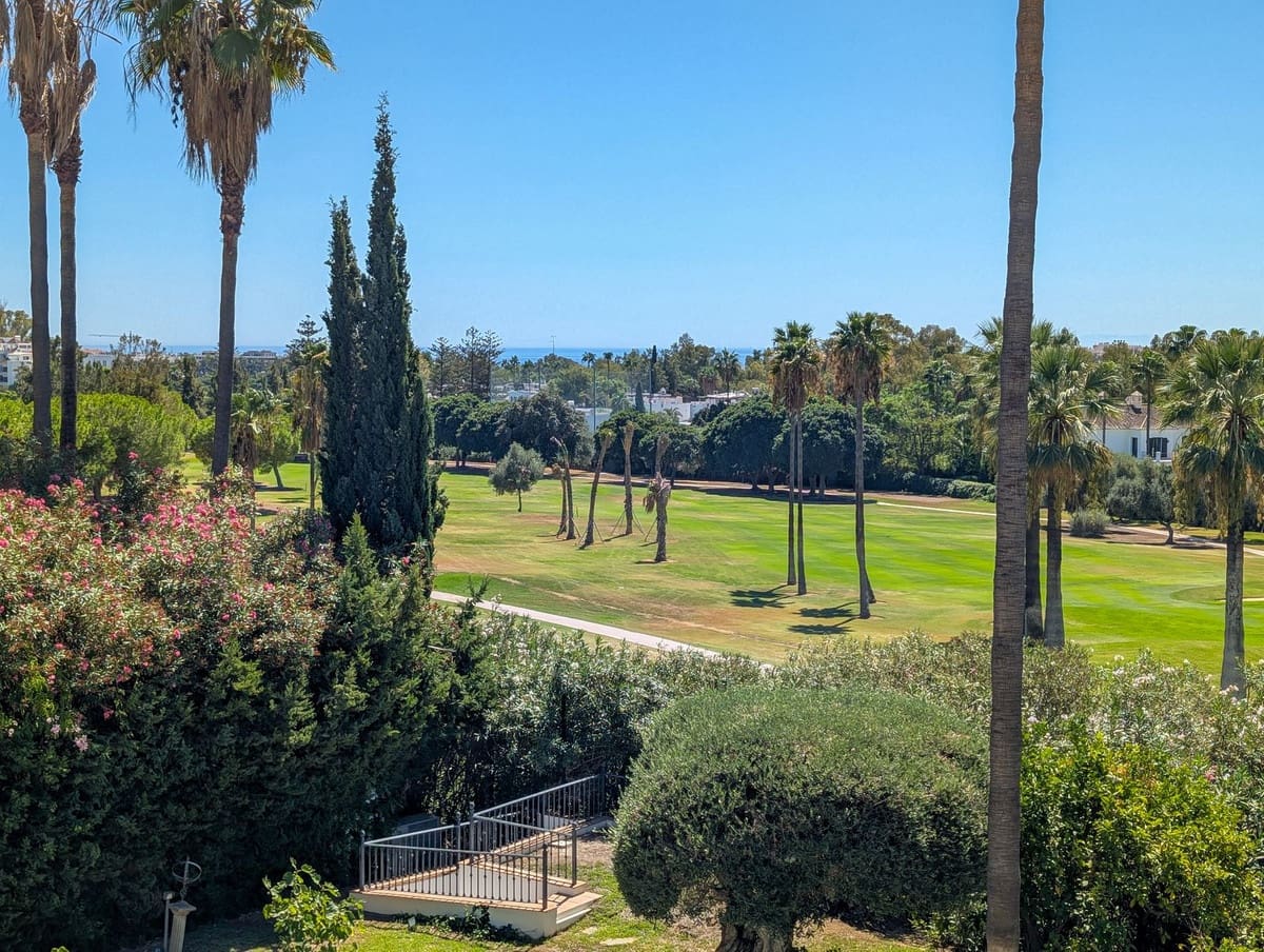 5 soverom Villa til salgs i Nueva Andalucia med svømmebasseng garasje - € 3 490 000 (Ref: 9306723)