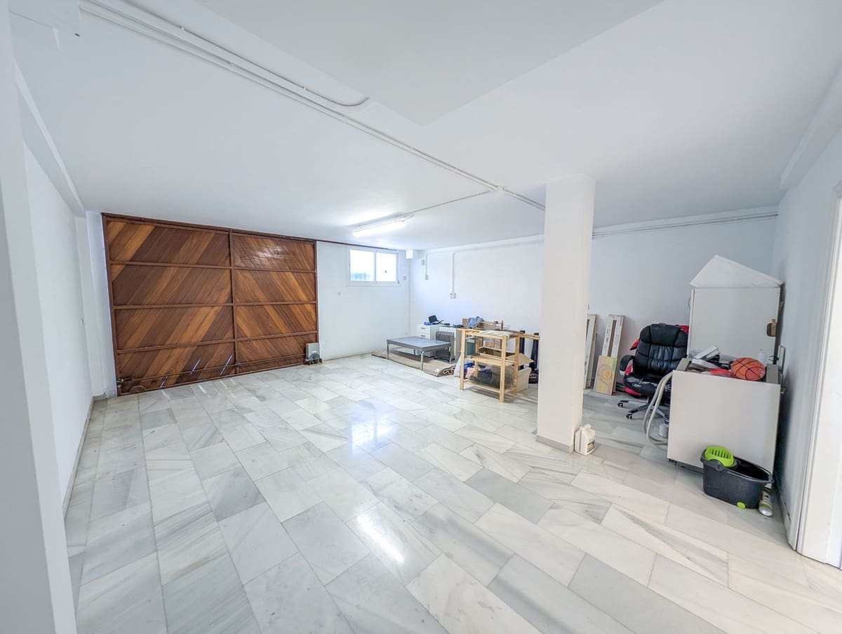 5 slaapkamer Villa te koop in Nueva Andalucia met zwembad garage - € 3.490.000 (Ref: 9306723)