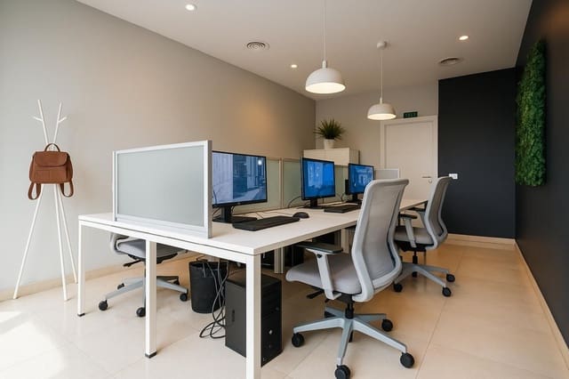 Bedrift til salgs i Marbella med garasje - € 420 000 (Ref: 9347913)