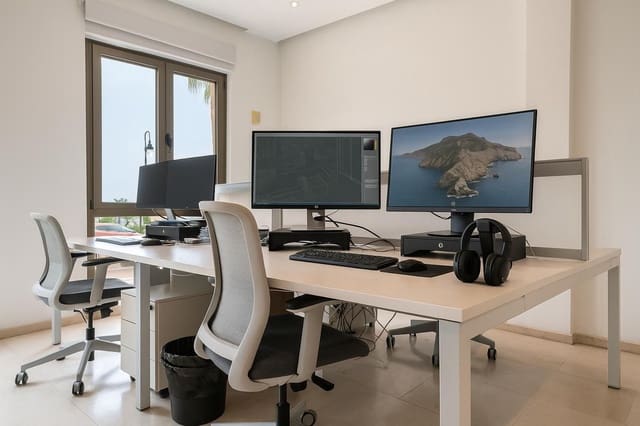 Bedrift til salgs i Marbella med garasje - € 420 000 (Ref: 9347913)