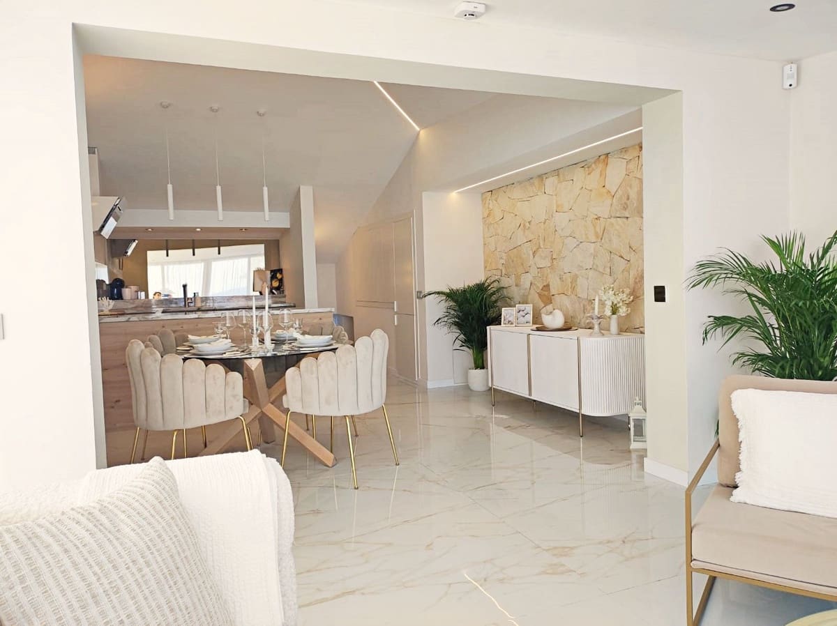 3 soveværelse Semi-Rækkehus til leje i Bahia Dorada med swimmingpool garage - € 3.900 (Ref: 9386653)