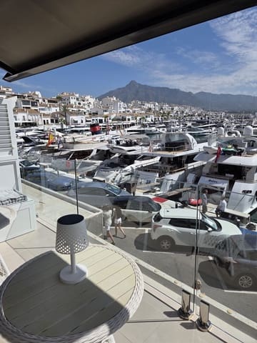 2 quarto Apartamento para venda em Puerto Banus, Marbella com garagem - 2 400 000 € (Ref: 9398897)