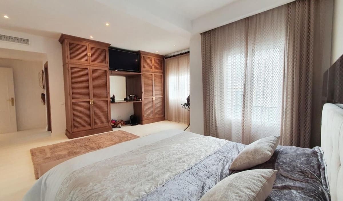 2 quarto Apartamento para venda em Puerto Banus com garagem - 2 400 000 € (Ref: 9398897)