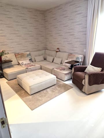 Apartamento de 2 habitaciones en Puerto Banus, Marbella en venta con garaje - 2.400.000 € (Ref: 9398897)