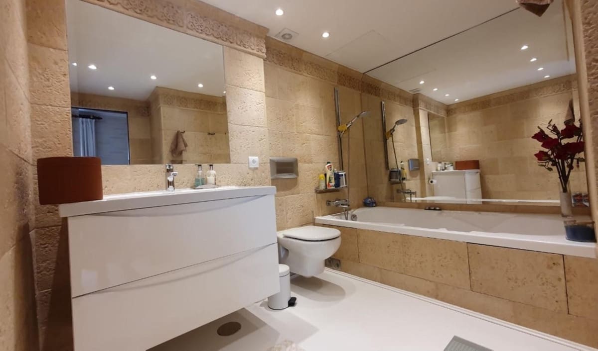 2 soverom Leilighet til salgs i Puerto Banus med garasje - € 2 400 000 (Ref: 9398897)