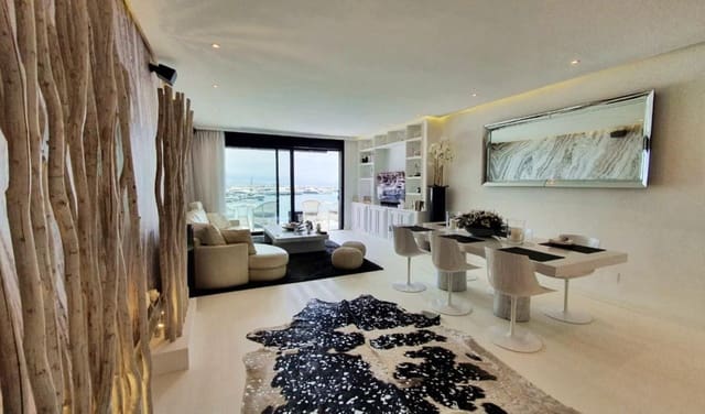 2 sypialnia Apartament na sprzedaż w Puerto Banus, Marbella z garażem - 2 400 000 € (Ref: 9398897)