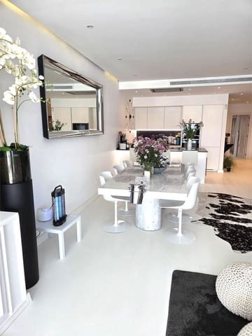 2 soveværelse Lejlighed til salg i Puerto Banus, Marbella med garage - € 2.400.000 (Ref: 9398897)