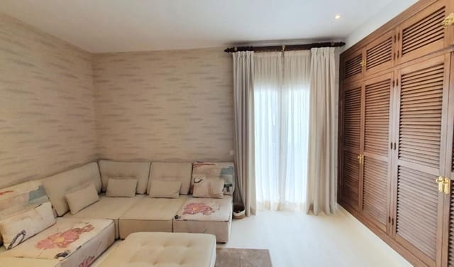 2 soveværelse Lejlighed til salg i Puerto Banus, Marbella med garage - € 2.400.000 (Ref: 9398897)