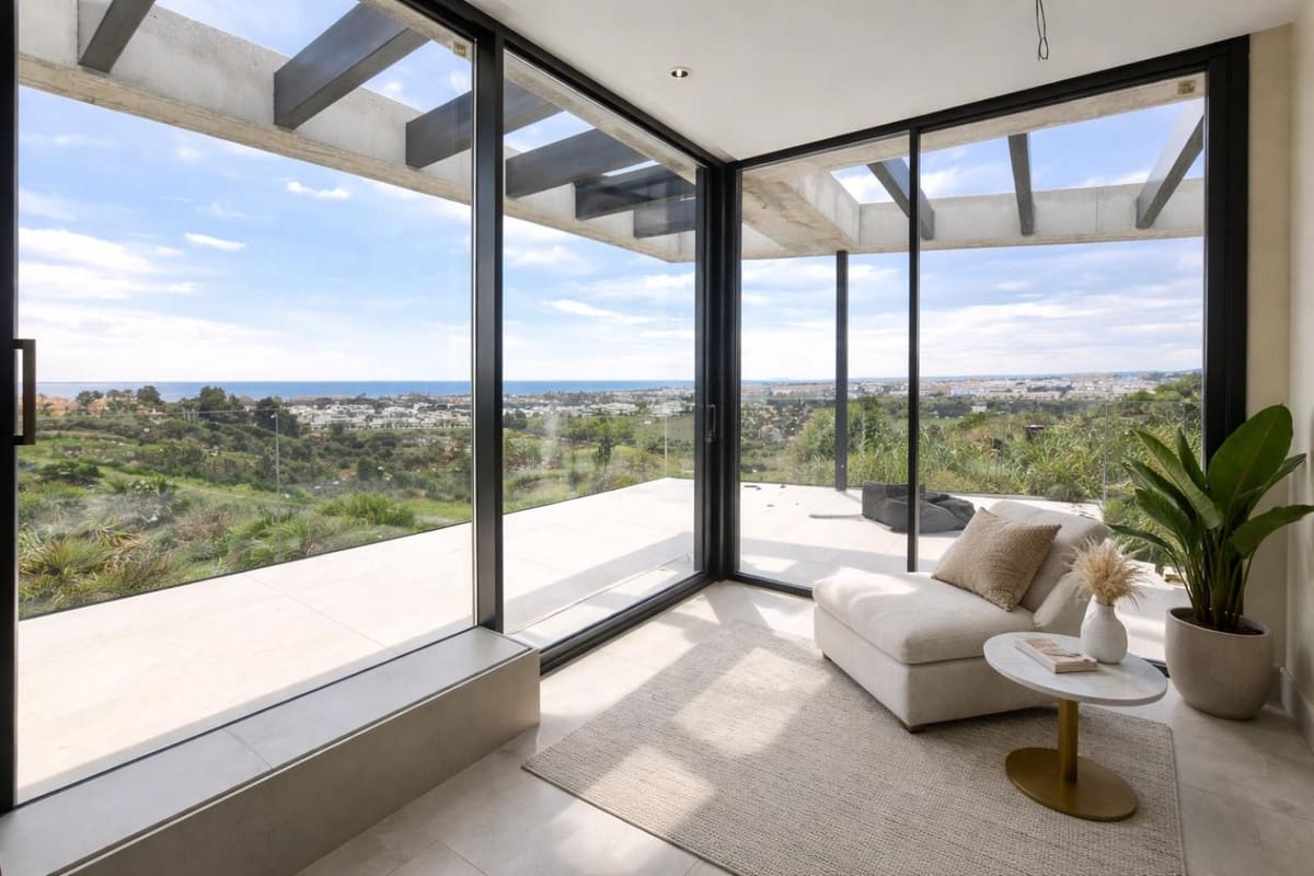 4 sypialnia Willa na sprzedaż w Nueva Andalucia z basenem garażem - 3 750 000 € (Ref: 9409695)