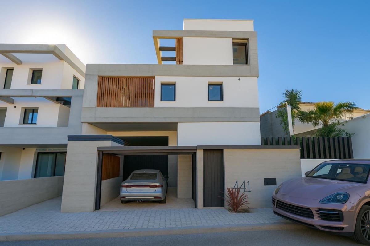 4 quarto Moradia para venda em Nueva Andalucia com piscina garagem - 3 500 000 € (Ref: 9414850)