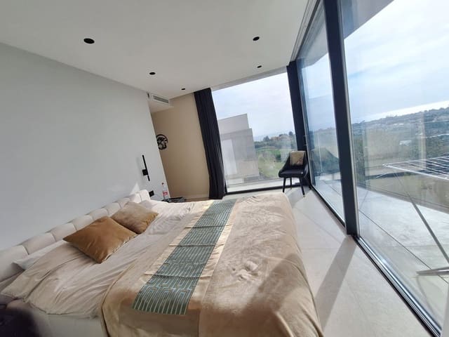 Chalet de 4 habitaciones en Nueva Andalucia, Marbella en venta con piscina garaje - 3.500.000 € (Ref: 9414850)