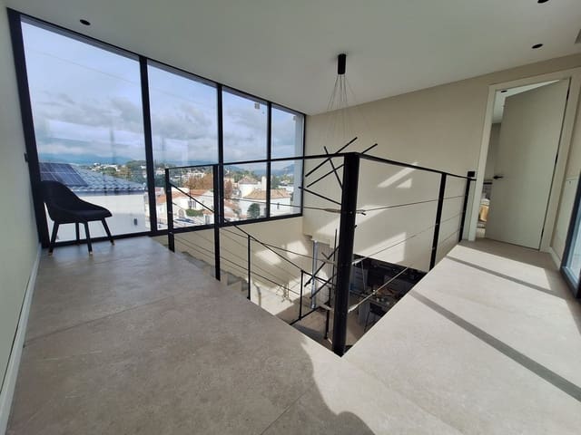 Chalet de 4 habitaciones en Nueva Andalucia, Marbella en venta con piscina garaje - 3.500.000 € (Ref: 9414850)