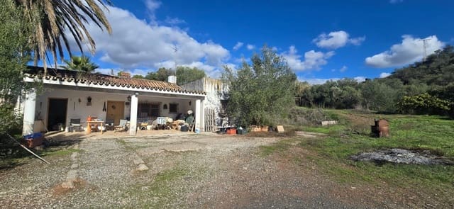 2 sovrum Finca/Hus på landet till salu i El Velerín, Estepona med garage - 595 000 € (Ref: 9420616)