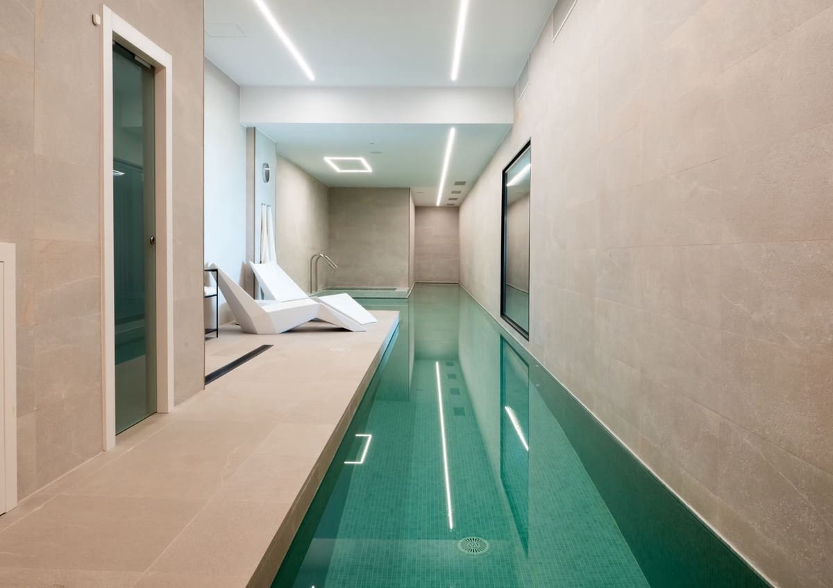 5 makuuhuone Huvila myytävänä paikassa Benahavis mukana uima-altaan 
autotalli - 7 995 000 € (Ref: 9436612)