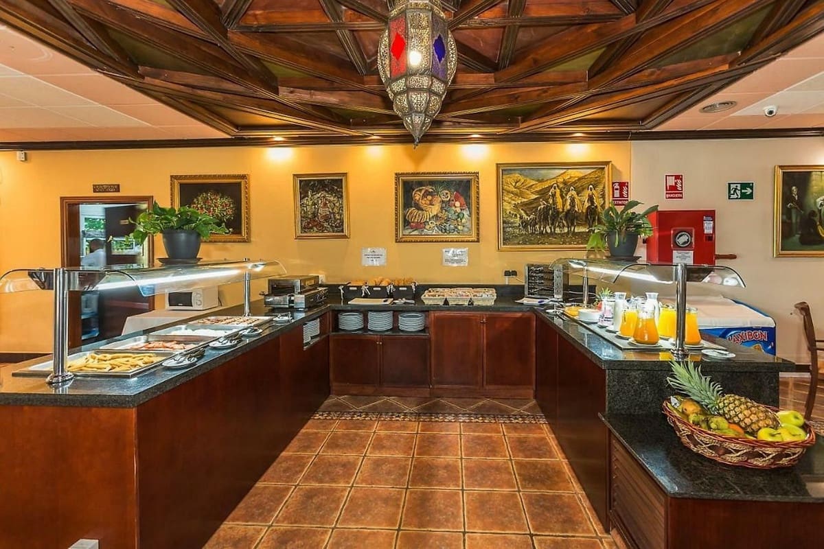 82 bedroom Hotel for sale in Marbella with pool garage - € 11,000,000 (Ref: 9438350)
