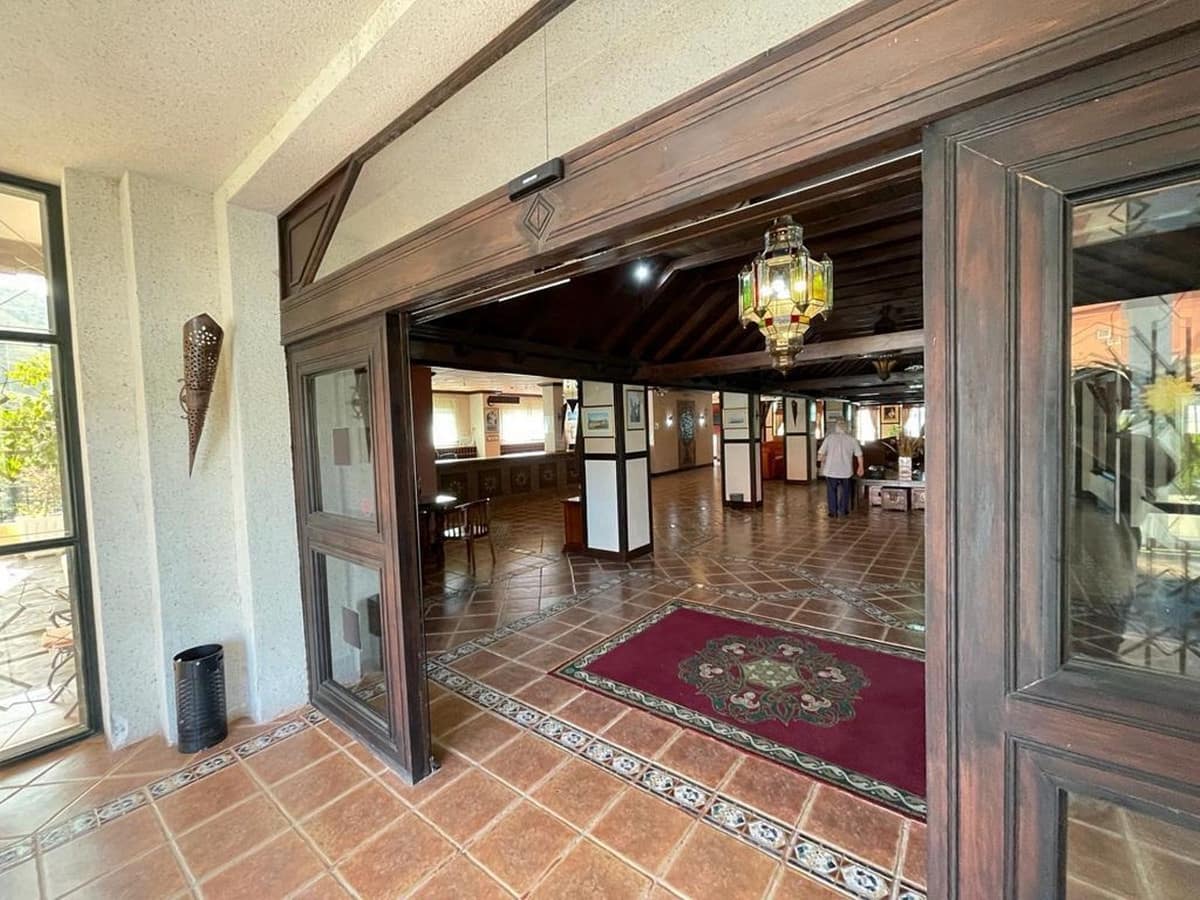 82 bedroom Hotel for sale in Marbella with pool garage - € 11,000,000 (Ref: 9438350)