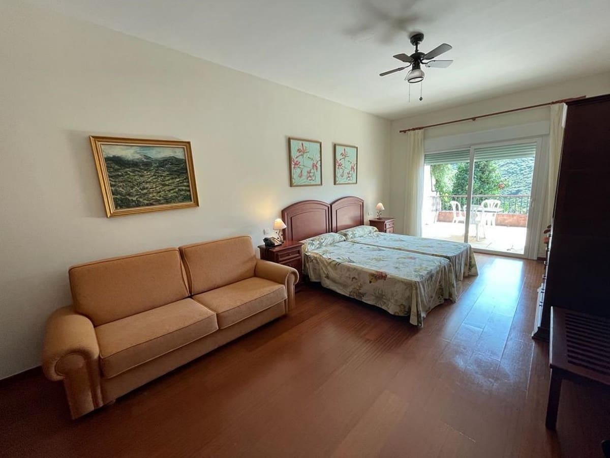 82 sovrum Hotell till salu i Marbella med pool garage - 11 000 000 € (Ref: 9438350)