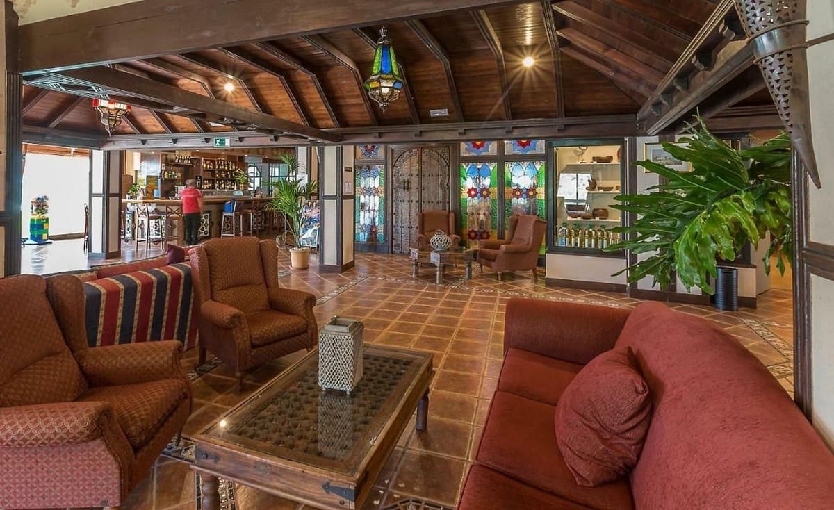 82 sovrum Hotell till salu i Marbella med pool garage - 11 000 000 € (Ref: 9438350)