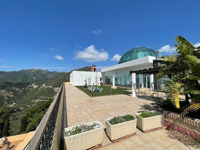 82 quarto Hotel para venda em Marbella com piscina garagem - 11 000 000 € (Ref: 9438350)