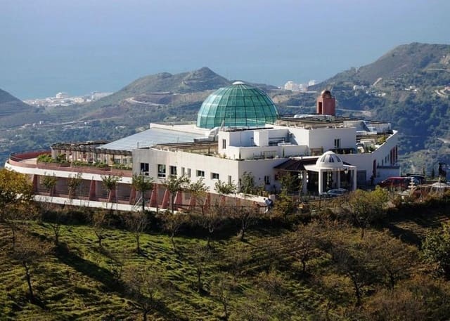 82 soveværelse Hotel til salg i Marbella med swimmingpool garage - € 11.000.000 (Ref: 9438350)