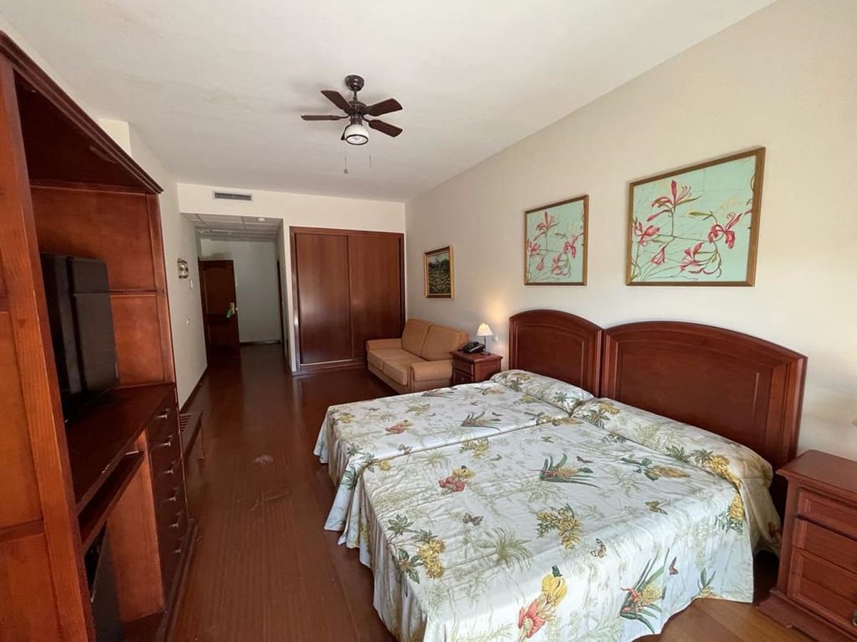 82 soveværelse Hotel til salg i Marbella med swimmingpool garage - € 11.000.000 (Ref: 9438350)
