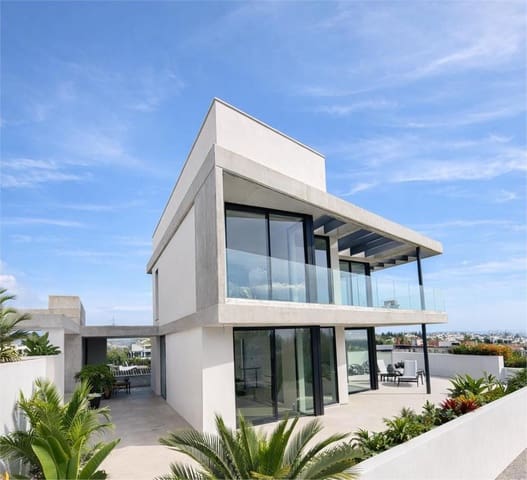 Chalet de 4 habitaciones en Nueva Andalucia, Marbella en alquiler con piscina garaje - 12.000 € (Ref: 9480678)