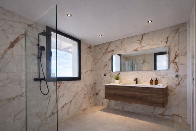 Chalet de 4 habitaciones en Nueva Andalucia, Marbella en alquiler con piscina garaje - 14.500 € (Ref: 9480678)