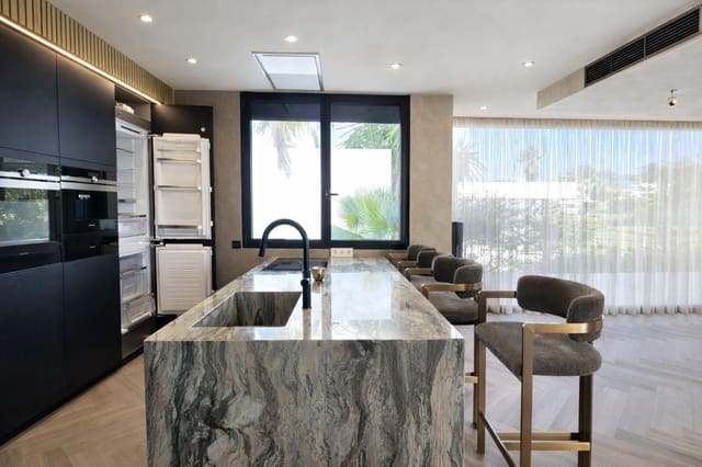 3 soveværelse Villa til salg i Estepona med swimmingpool garage - € 1.999.000 (Ref: 9528957)