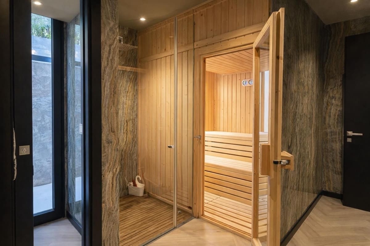 3 soveværelse Villa til salg i Estepona med swimmingpool garage - € 1.999.000 (Ref: 9528957)