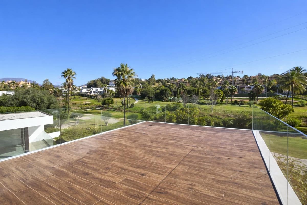 3 soveværelse Villa til salg i Estepona med swimmingpool garage - € 1.999.000 (Ref: 9528957)