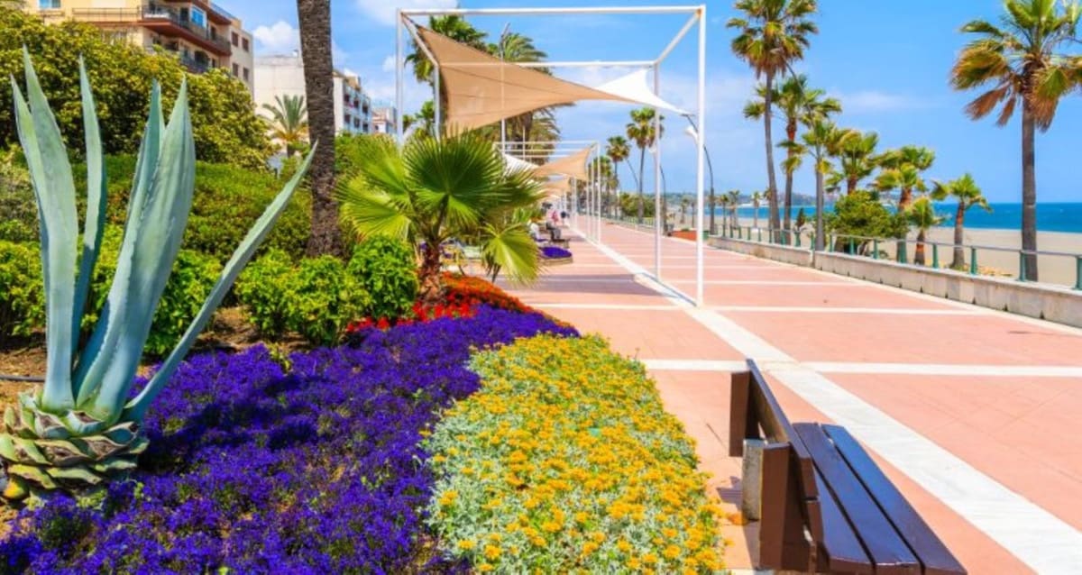 3 soveværelse Villa til salg i Estepona med swimmingpool garage - € 1.999.000 (Ref: 9528957)