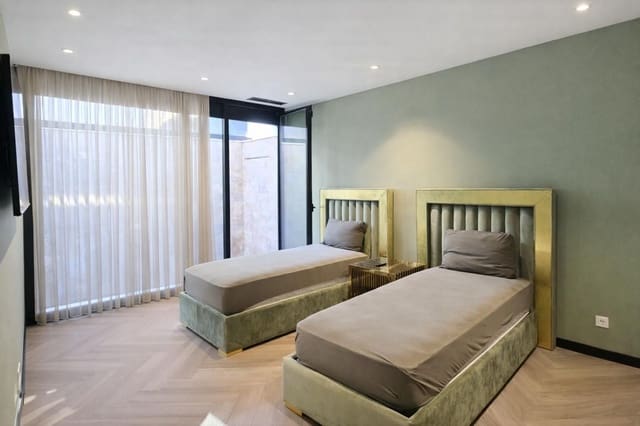 3 camera da letto Villa in vendita in Estepona con piscina garage - 1.990.000 € (Rif: 9528957)