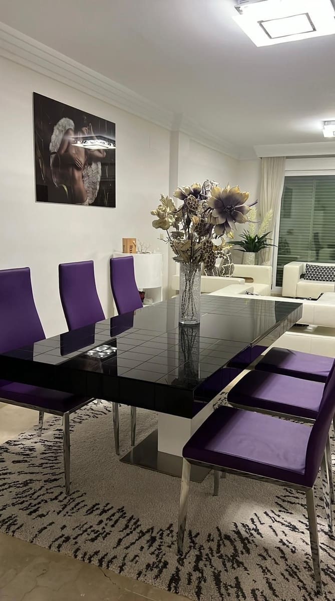 Apartamento de 2 habitaciones en Nueva Andalucia en alquiler con piscina garaje - 2.200 € (Ref: 9536934)