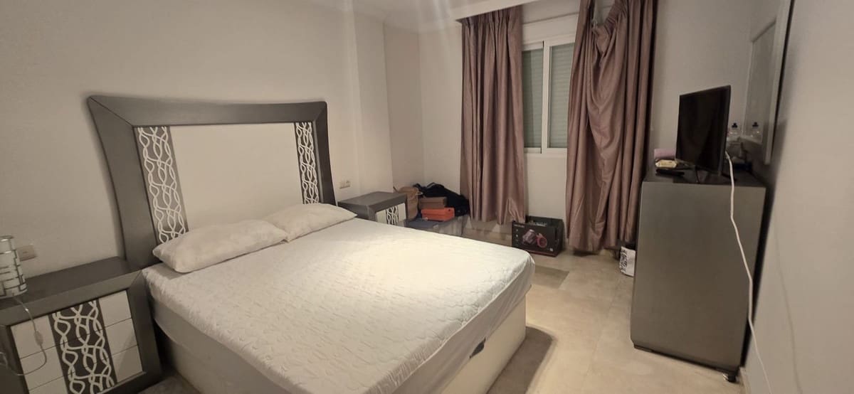 2 soverom Leilighet til leie i Nueva Andalucia med svømmebasseng garasje - € 2 400 (Ref: 9536934)